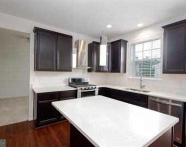122 Blakely Road - Photo Thumbnail 5