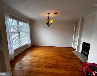 2638 Daniel Terrace - Photo Thumbnail 10