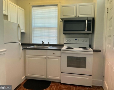 418 N Loudoun Street - Photo Thumbnail 2