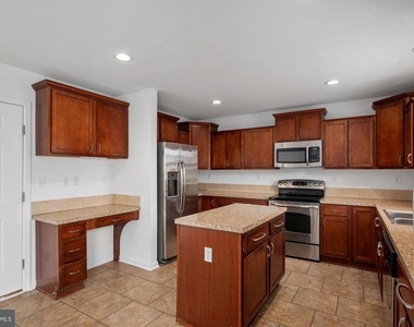 259 Olympic Drive - Photo Thumbnail 6