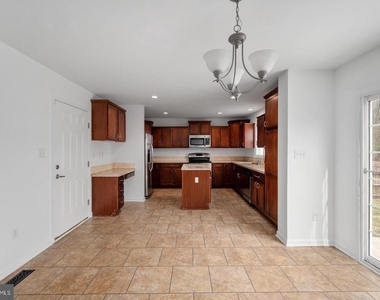 259 Olympic Drive - Photo Thumbnail 7