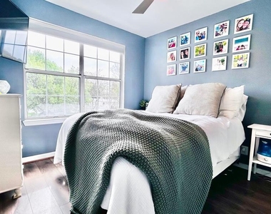202 Grosvenor Lane - Photo Thumbnail 1