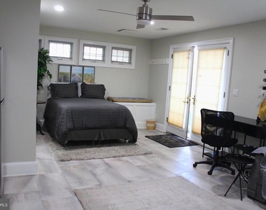 7703 Newcastle Drive - Photo Thumbnail 5