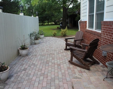7703 Newcastle Drive - Photo Thumbnail 9