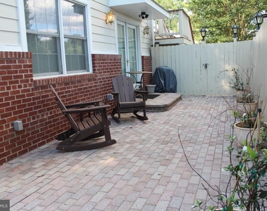 7703 Newcastle Drive - Photo Thumbnail 10