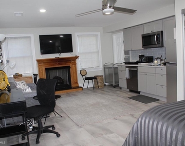 7703 Newcastle Drive - Photo Thumbnail 7