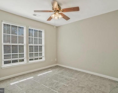 8034 Horseshoe Cottage Circle - Photo Thumbnail 12