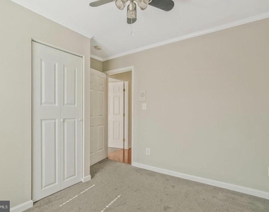 8034 Horseshoe Cottage Circle - Photo Thumbnail 23