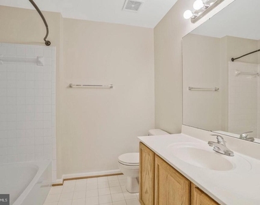 8034 Horseshoe Cottage Circle - Photo Thumbnail 24