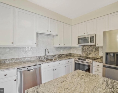 8034 Horseshoe Cottage Circle - Photo Thumbnail 3
