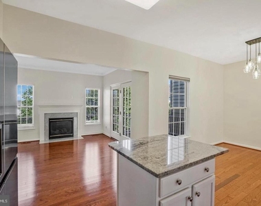 8034 Horseshoe Cottage Circle - Photo Thumbnail 2