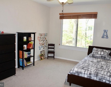 1118 Challedon Road - Photo Thumbnail 10