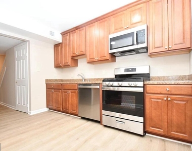 5104 Arrit Court - Photo Thumbnail 2