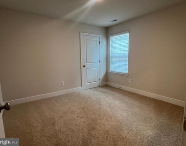 130 Charing Cross Drive - Photo Thumbnail 17