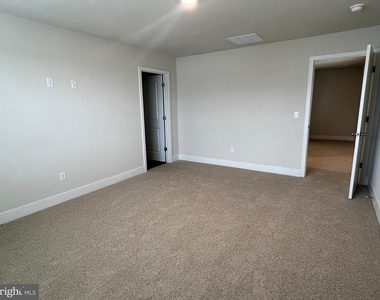 130 Charing Cross Drive - Photo Thumbnail 8