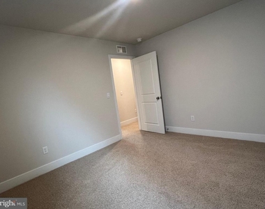 130 Charing Cross Drive - Photo Thumbnail 16