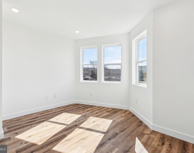 415 W York Street - Photo Thumbnail 11