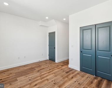 415 W York Street - Photo Thumbnail 17