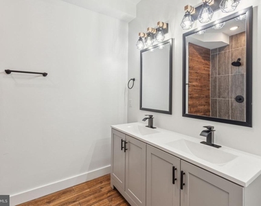 415 W York Street - Photo Thumbnail 14