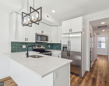 415 W York Street - Photo Thumbnail 1