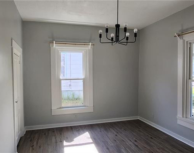 233 W Barbee Street - Photo Thumbnail 5