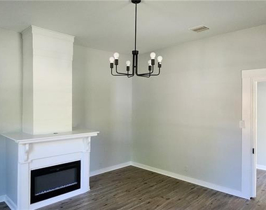 233 W Barbee Street - Photo Thumbnail 4