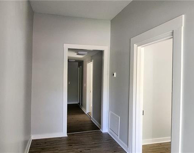 233 W Barbee Street - Photo Thumbnail 8