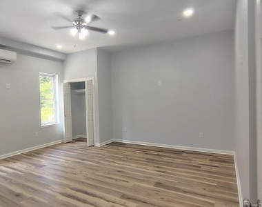 3412 N 19th Street - Photo Thumbnail 11