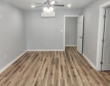 3412 N 19th Street - Photo Thumbnail 7