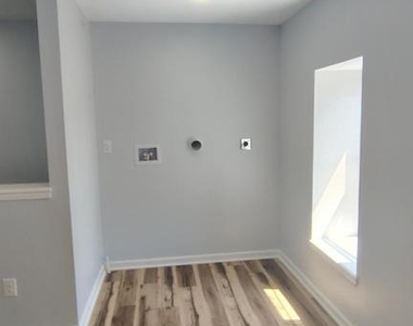 3412 N 19th Street - Photo Thumbnail 6