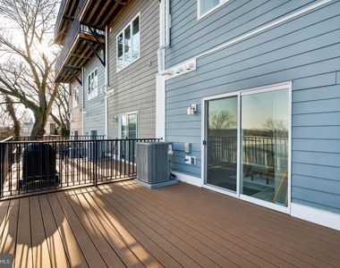 325 Wright Street - Photo Thumbnail 16