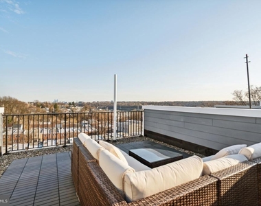 325 Wright Street - Photo Thumbnail 18