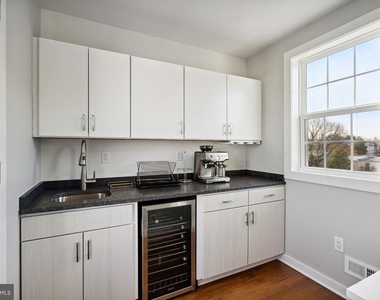 325 Wright Street - Photo Thumbnail 14