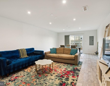 325 Wright Street - Photo Thumbnail 15