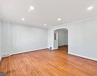 1834 S 28th Street - Photo Thumbnail 8