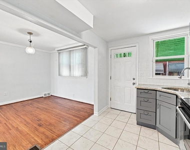 1834 S 28th Street - Photo Thumbnail 5