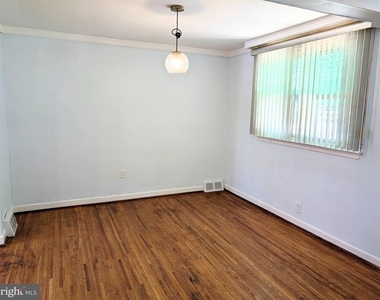 1834 S 28th Street - Photo Thumbnail 3
