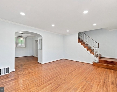 1834 S 28th Street - Photo Thumbnail 9