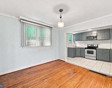 1834 S 28th Street - Photo Thumbnail 4