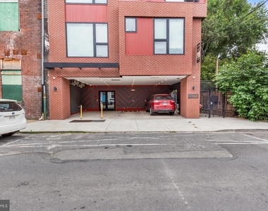 1935 E Hazzard Street - Photo Thumbnail 14