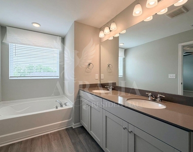 111 Lennei Lane - Photo Thumbnail 26