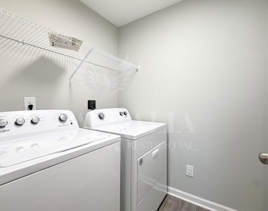 111 Lennei Lane - Photo Thumbnail 16