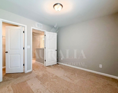 111 Lennei Lane - Photo Thumbnail 17