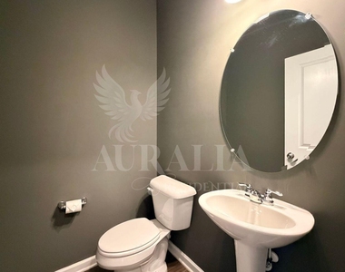 111 Lennei Lane - Photo Thumbnail 6
