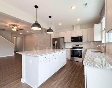 111 Lennei Lane - Photo Thumbnail 8