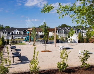 111 Lennei Lane - Photo Thumbnail 32