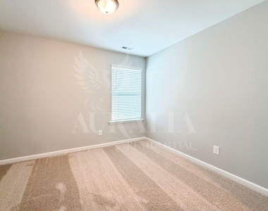 111 Lennei Lane - Photo Thumbnail 18