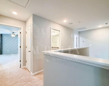 111 Lennei Lane - Photo Thumbnail 15