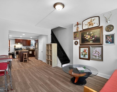 2623 Emerald Street - Photo Thumbnail 5