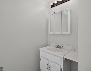 2623 Emerald Street - Photo Thumbnail 27